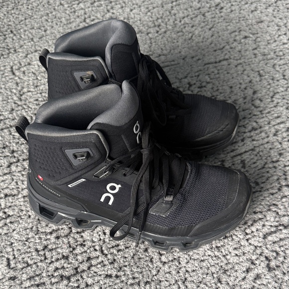 On Running Shoes - On Running Black and Gray High-Top Shoes